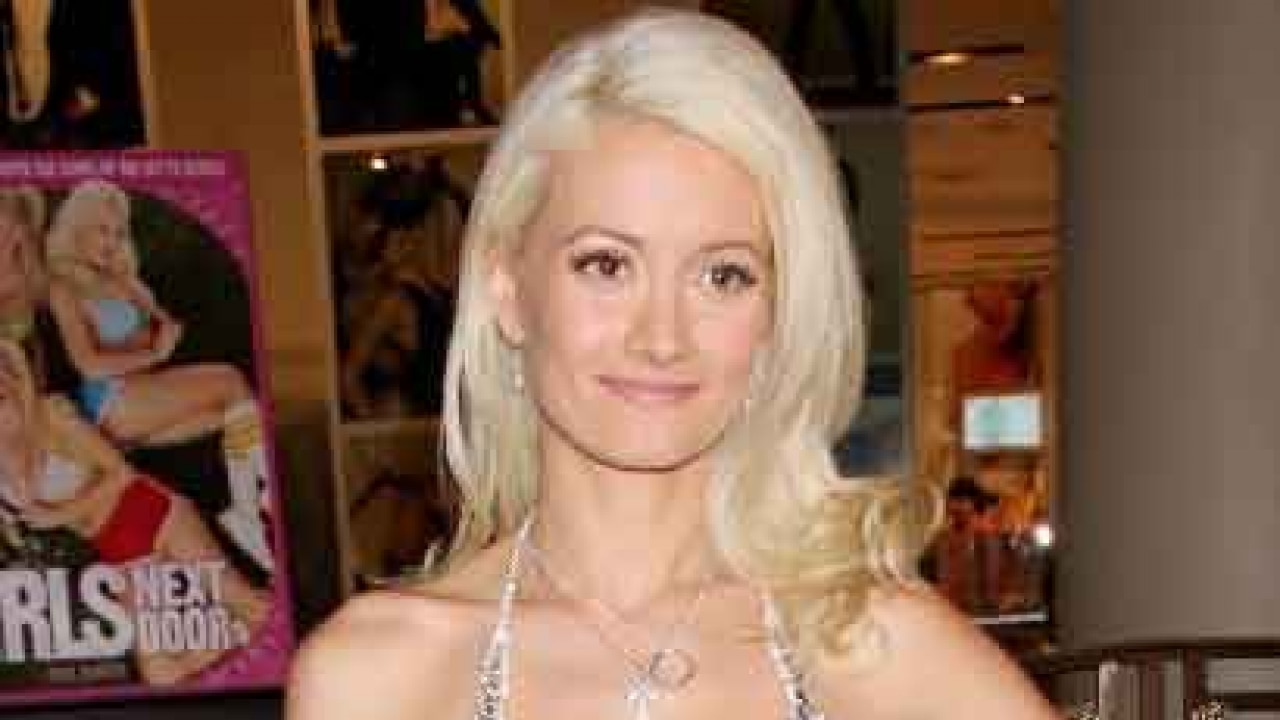 Holly Madison Cleavage