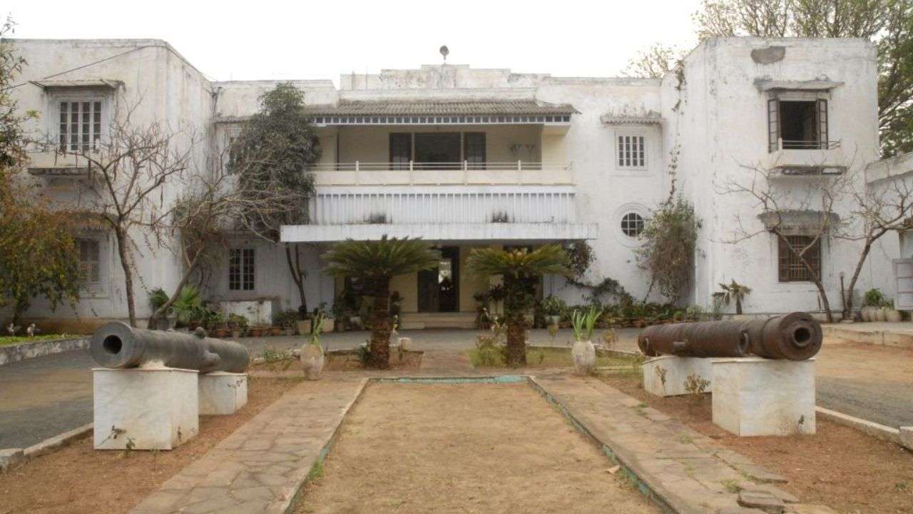 Saif Ali Khan S Bhopal Property In Trouble Check All His Ancestral