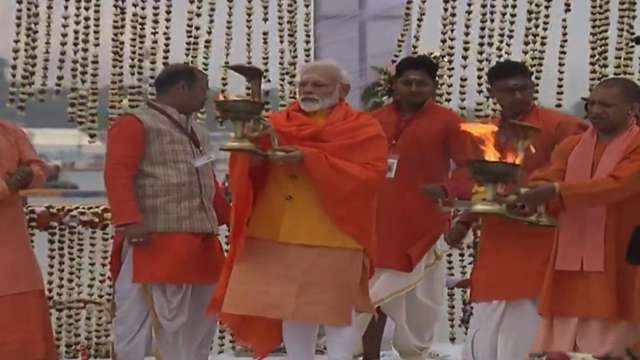 Kumbh Pm Modi Takes Holy Dip Performs Ganga Aarti