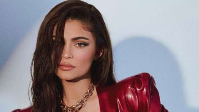 Kylie Jenner Swims Into Shares Steamy Bikini Photos