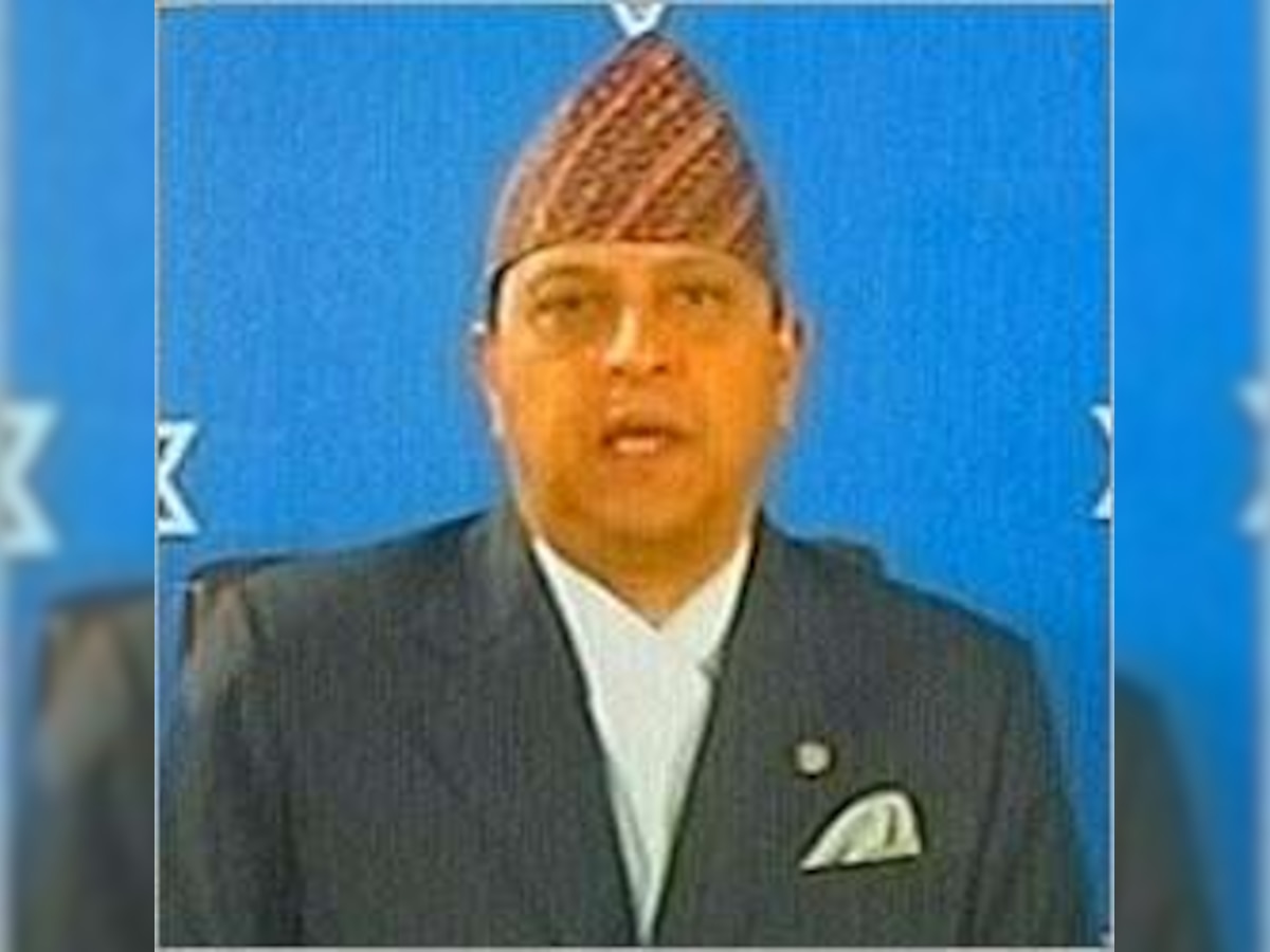 King Gyanendra relents to the power of people