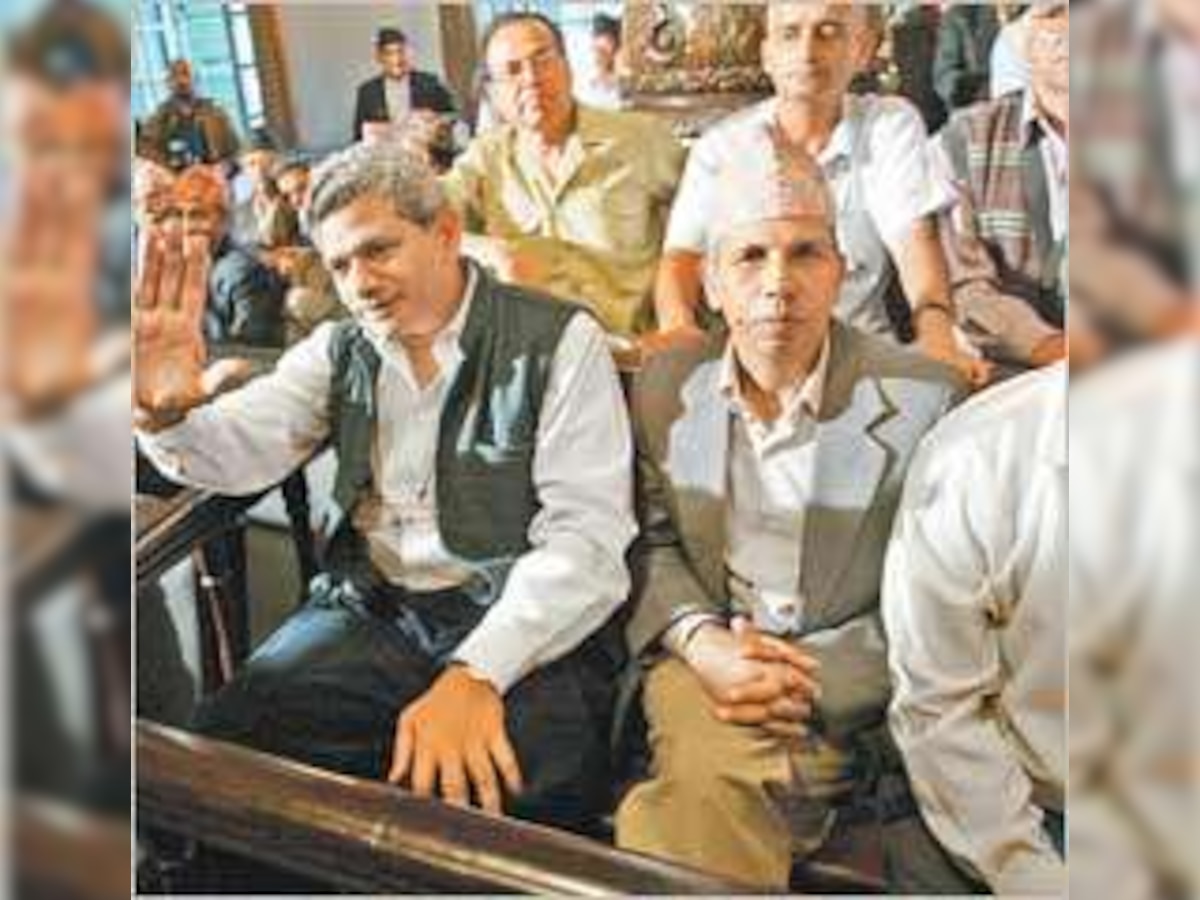 Nepal House extends hands to Maoists