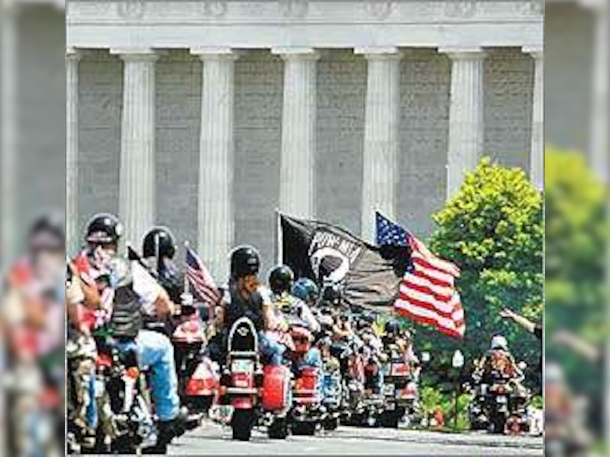 10,000 Harleys roll their thunder on Memorial Day