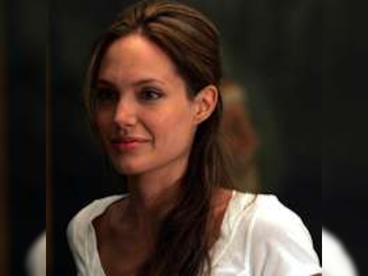 Angelina Jolie is not pregnant, says her designer