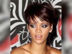 Rihanna photo leak to be investigated by police