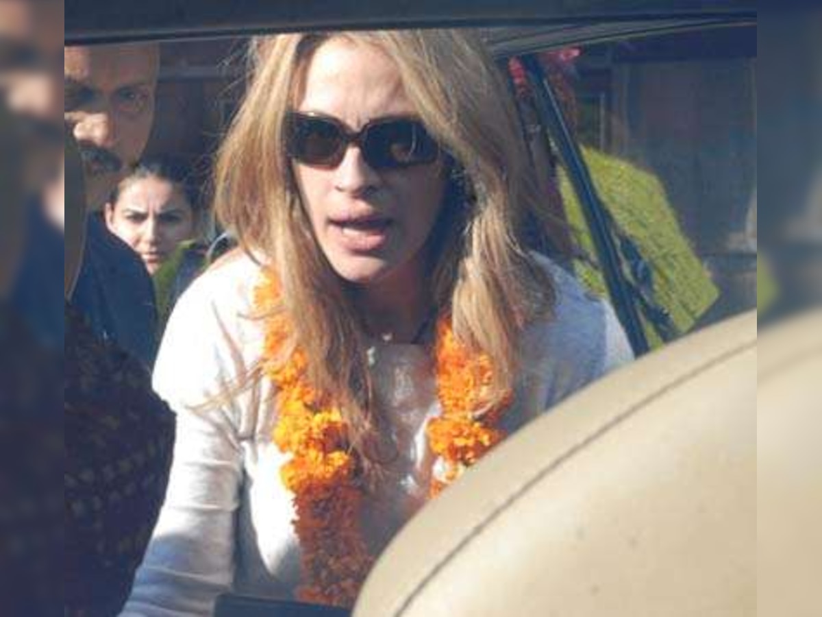 Julia Roberts in India to shoot for 'Eat, Pray, Love'