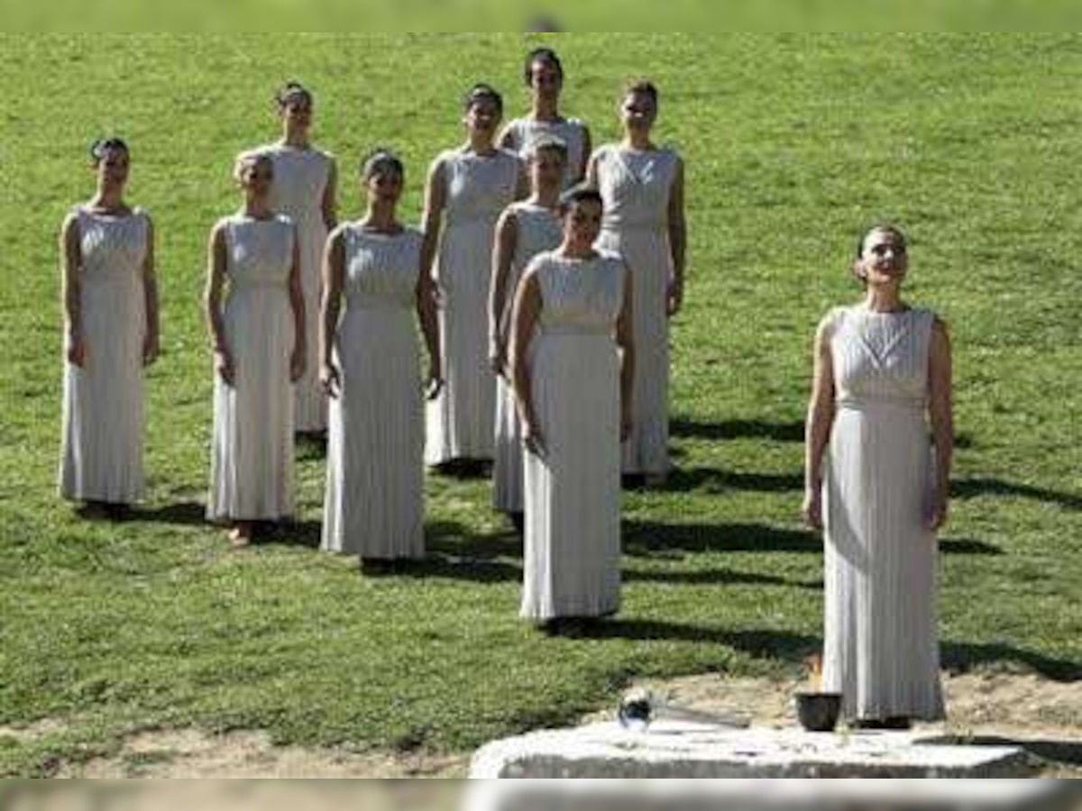 Weather gods preside over smooth torch rehearsal