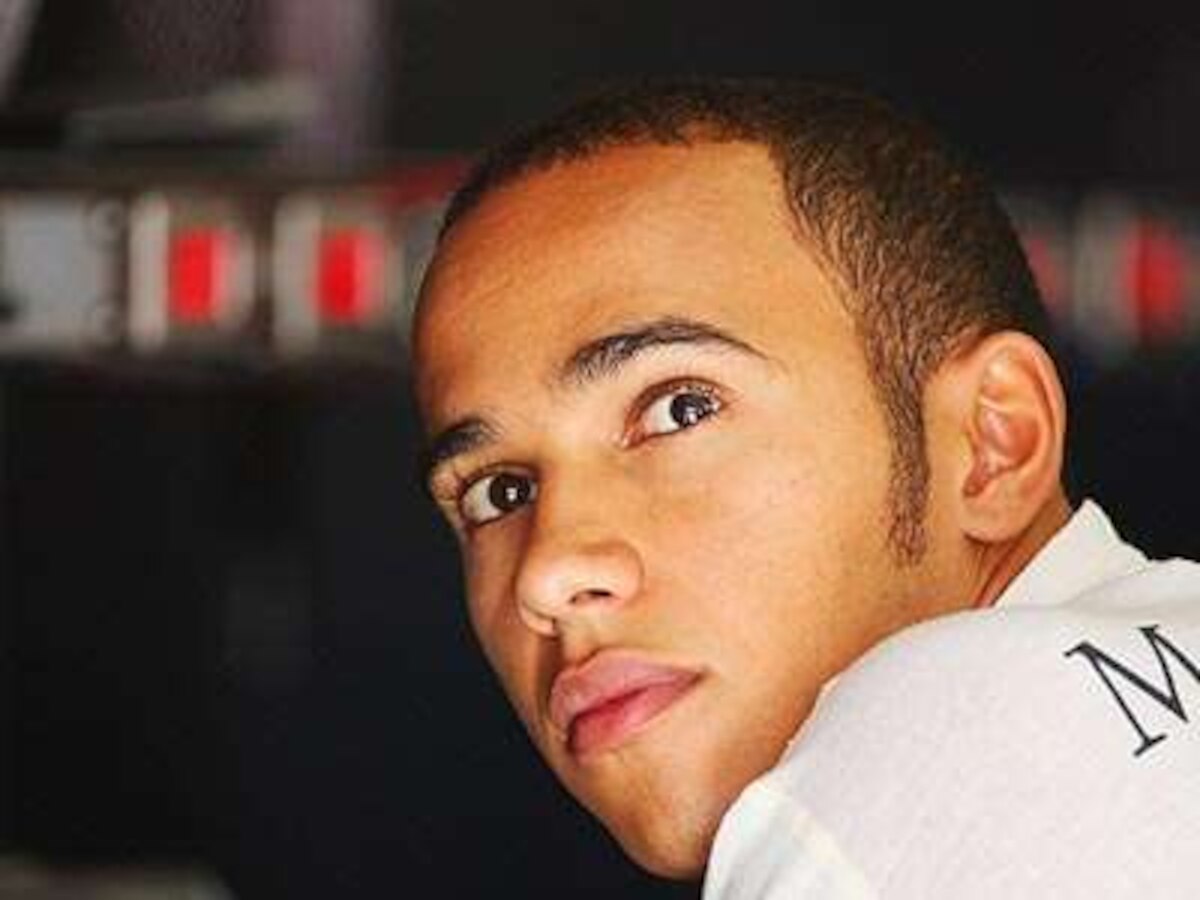 Hamilton wants to push F1 champ Button into the shade