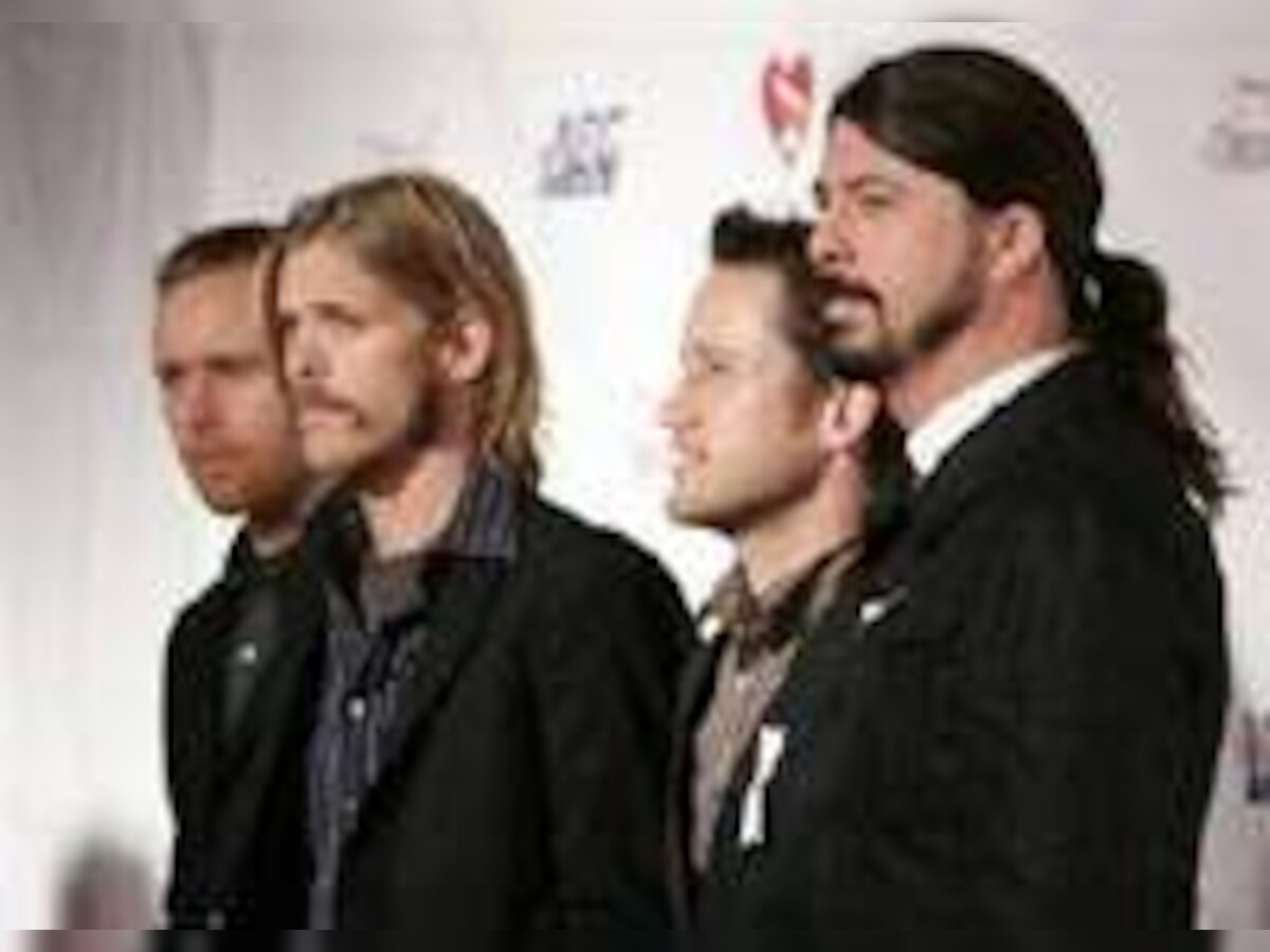 Foo Fighters mark 15 years with hits set, VH1 show