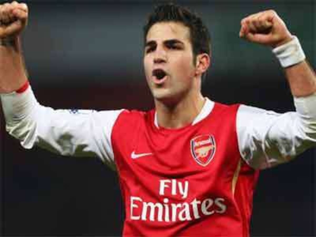 Barcelona plans 40-mn pound summer swoop for Cesc Fabregas