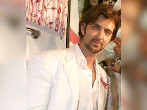 A 'nervous' Hrithik Roshan debuts as singer in 'Kites'