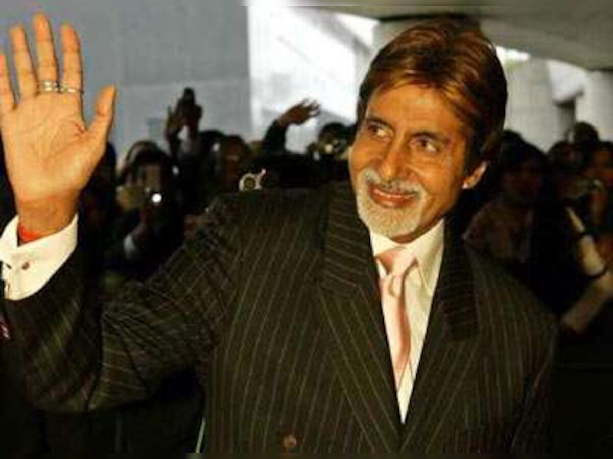 Congress attacks Amitabh Bachchan, Modi