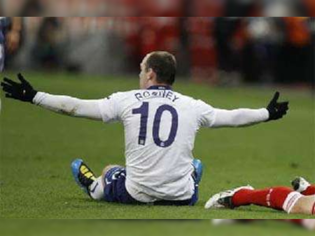 Wayne Rooney injury looms large over Chelsea showdown