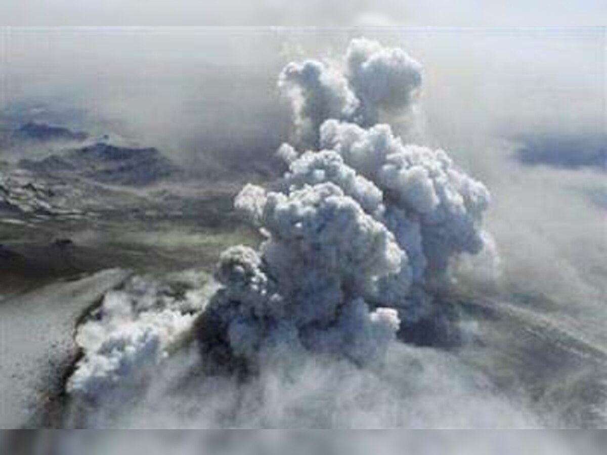 Icelandic volcano less fierce, but winds high