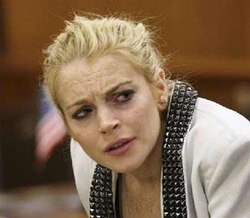 Lindsay Lohan back in LA for Monday court showdown