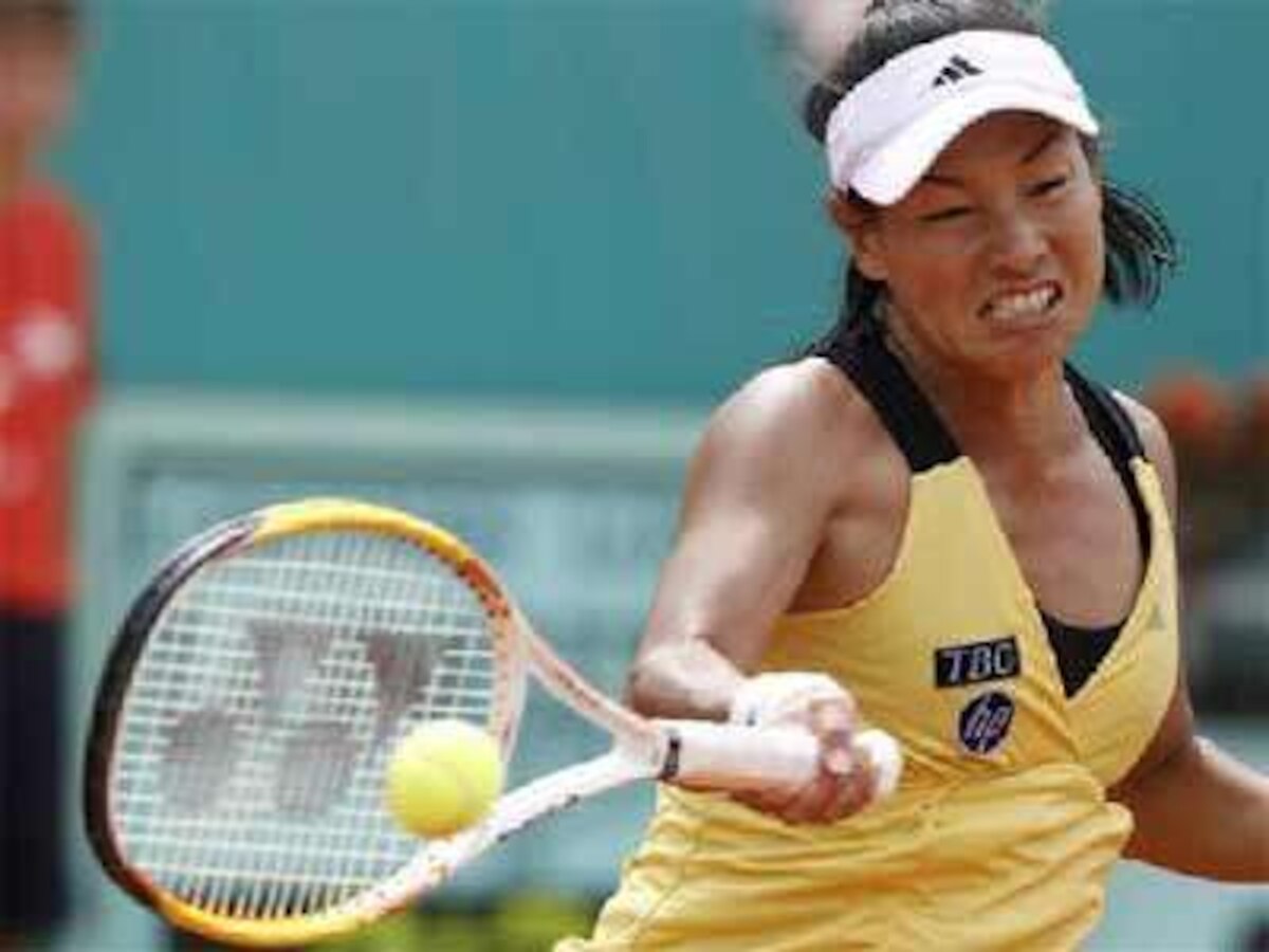 Hobbling Date Krumm, 39, stuns Dinara Safina in Paris