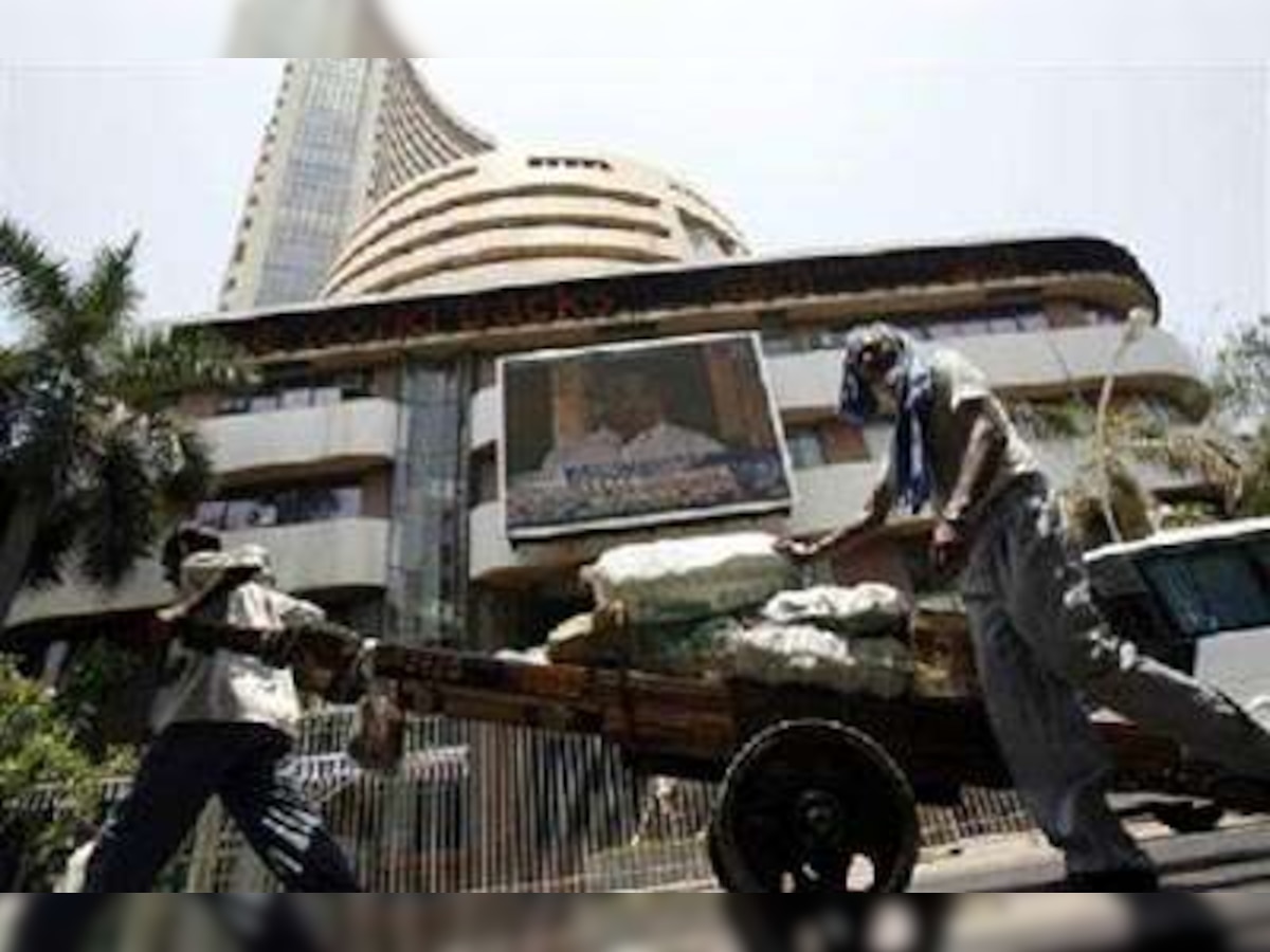 Sensex ends flat; IT, auto stocks gain
