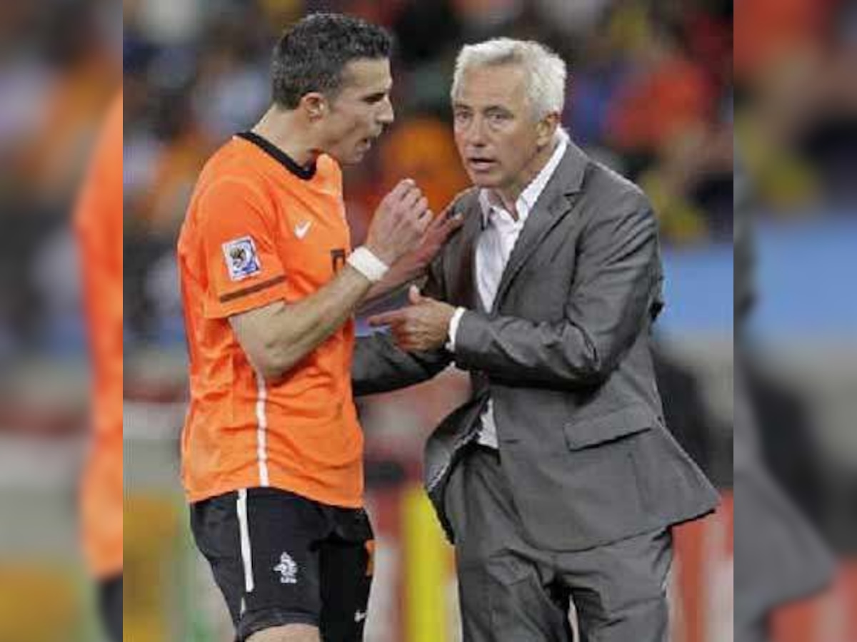 Sulky Robin Van Persie defends rant at Dutch coach