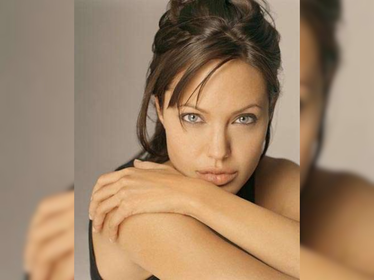 Angelina Jolie gets new tattoo