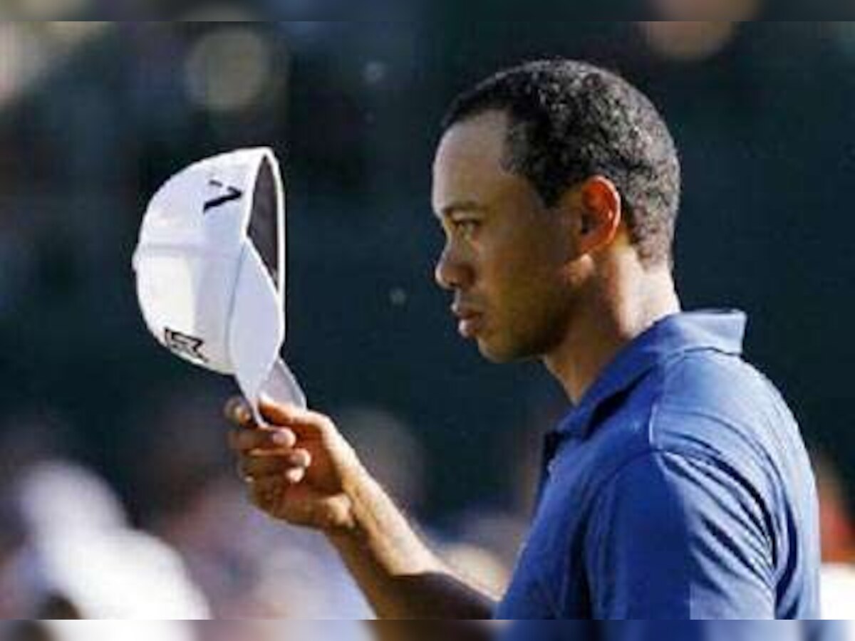 Tiger Woods falls seven behind after woeful finish to first round