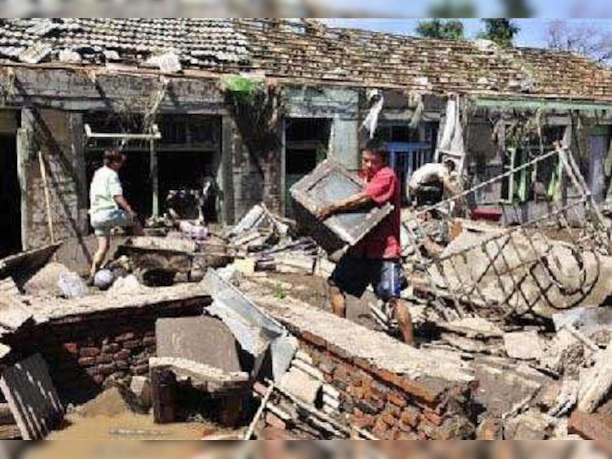 Floods cut water supplies for 300,000 in China