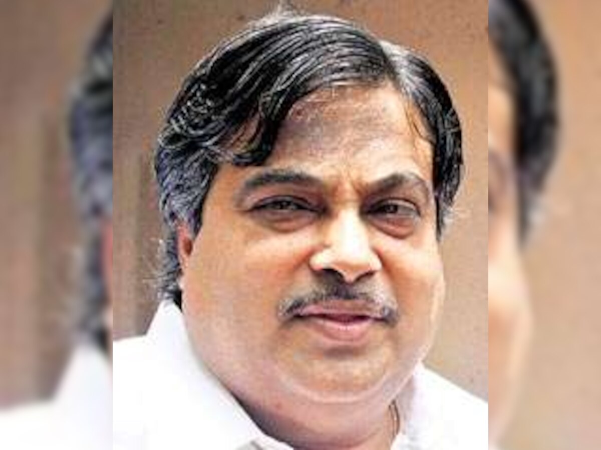 Nitin Gadkari asks PM to make Sharad Pawar minister in charge of cricket