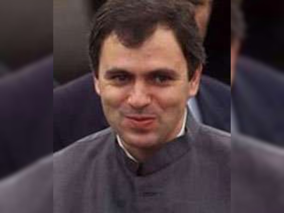 Omar Abdullah blames separatists; Mirwaiz Umer says violence unjustified