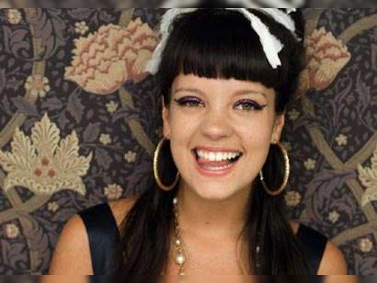 Lily Allen to take legal action against Apple