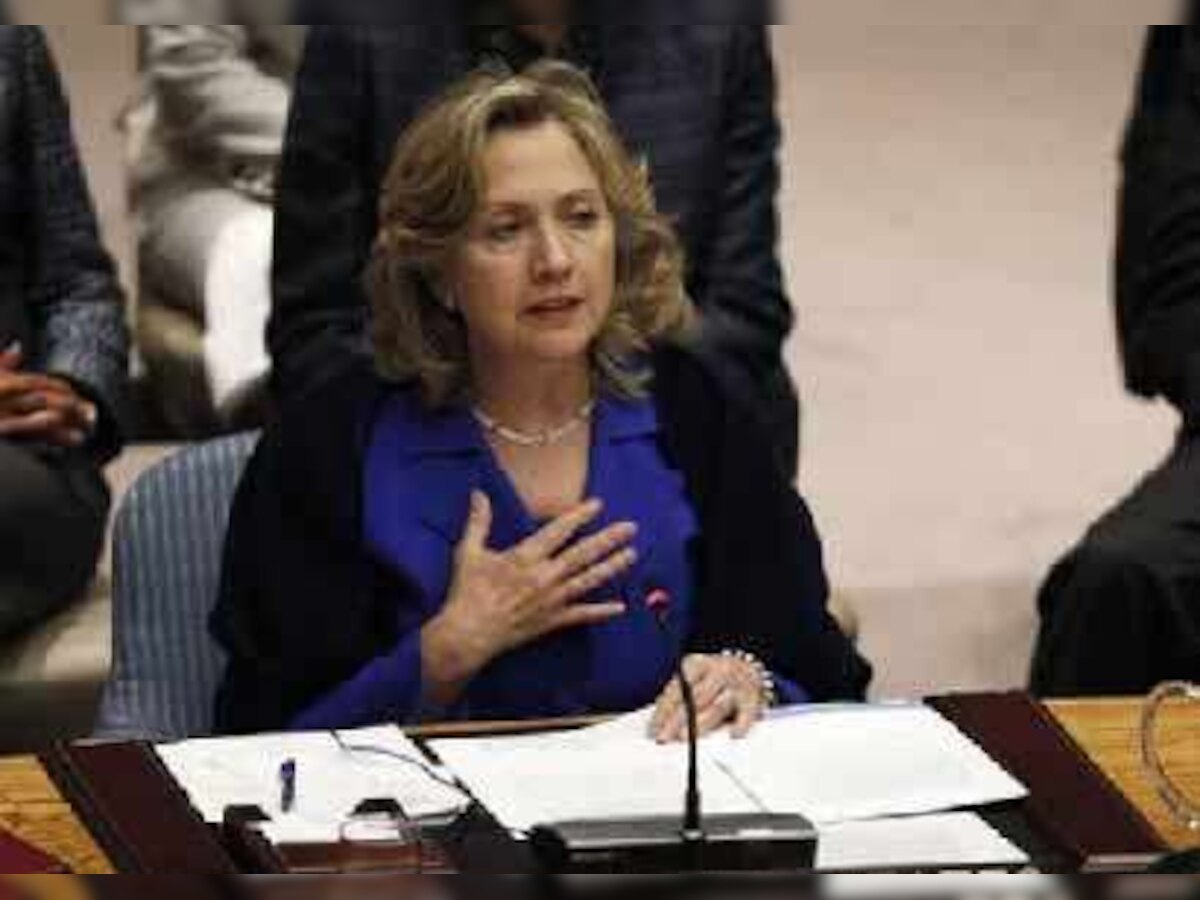 Hillary Clinton meets Palestinian president as Mideast peace deadline looms