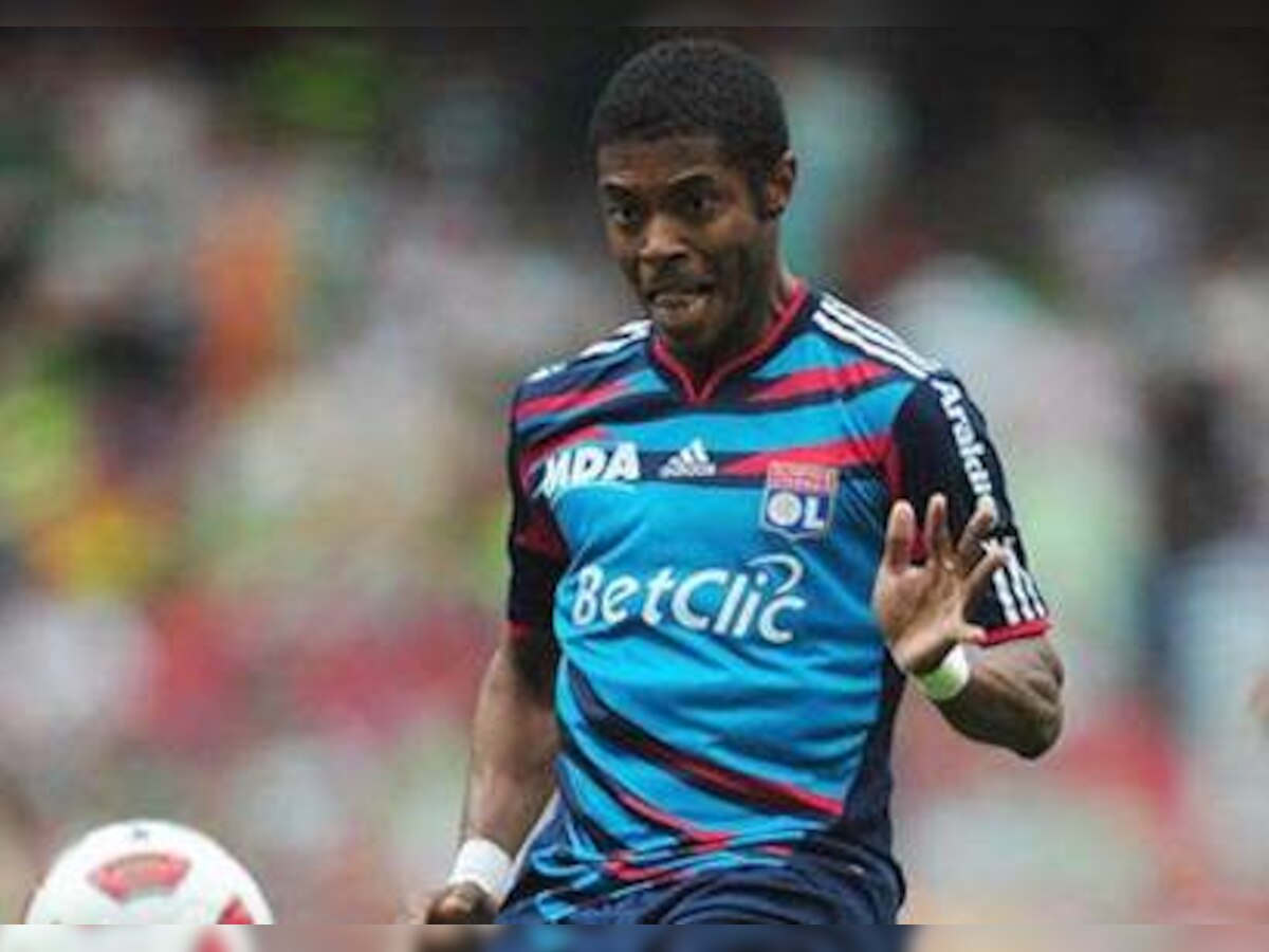 Champions League: Michel Bastos gives Claude Puel brief respite from home woes