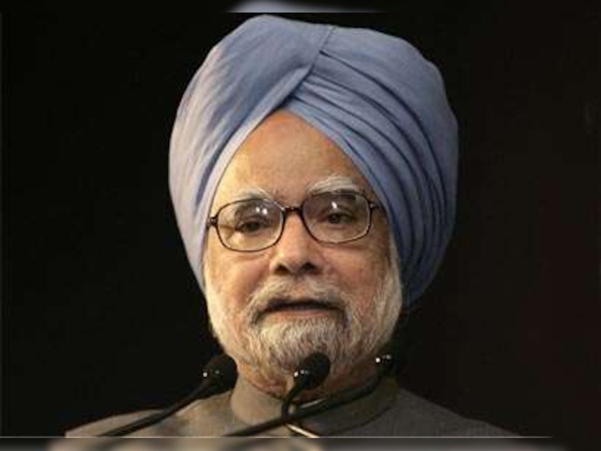 Manmohan Singh , Pratibha Patil discuss Jammu and Kashmir situation, Naxalism, C'Wealth Games