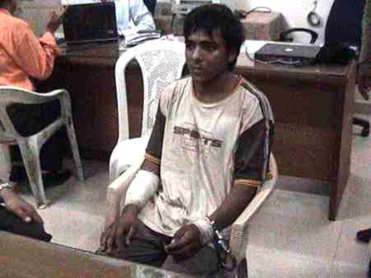 Ajmal Kasab grins, yawns as Bombay high court hears case to confirm his death