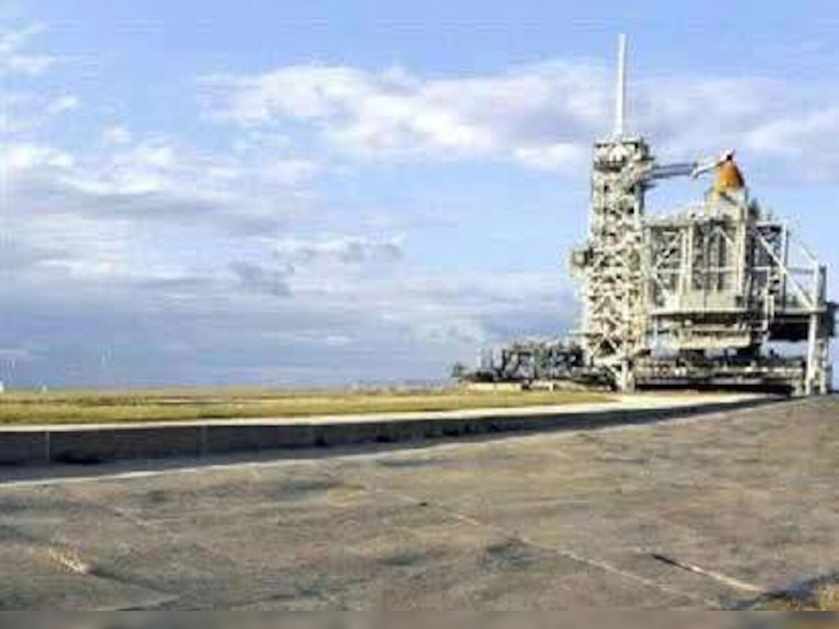 NASA delays shuttle launch due to technical glitch