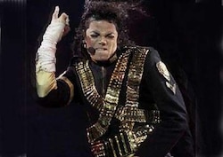 Michael Jackson’s parents reunite to sue doctor for his death