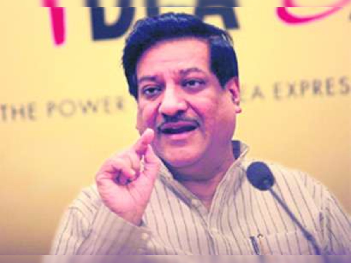 Maharashtra's CM-designate Prithviraj Chavan meets Sharad Pawar