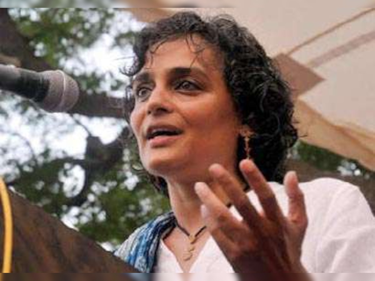 Shashi Tharoor trains his guns on Arundhati Roy