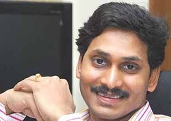 Jaganmohan Reddy quits, may split Congress in Andhra
