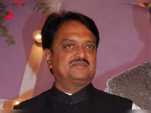 Supreme Court castigates Vilasrao Deshmukh for shielding MLA in criminal case