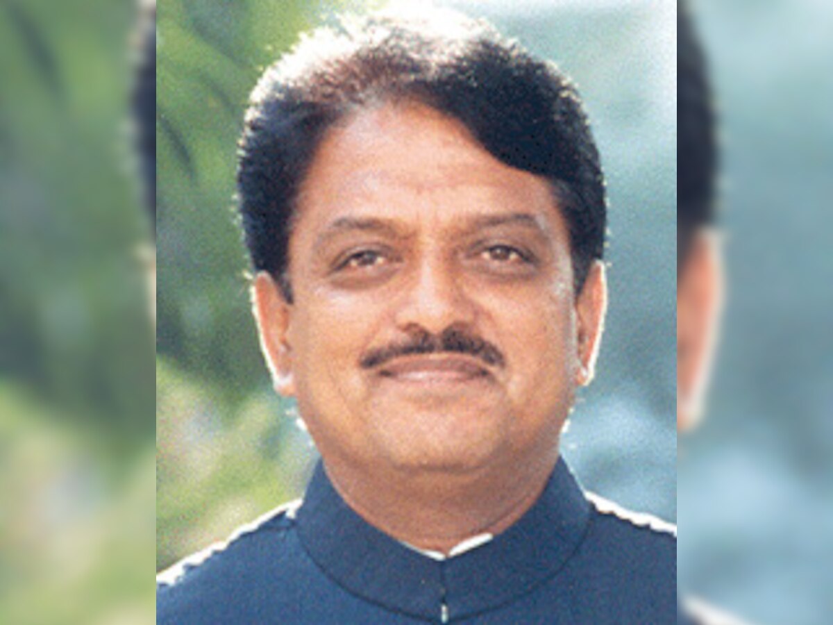 Vilasrao Deshmukh dismisses demands for resignation