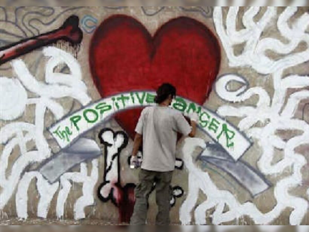 Graffiti art brightens war-torn Afghan capital