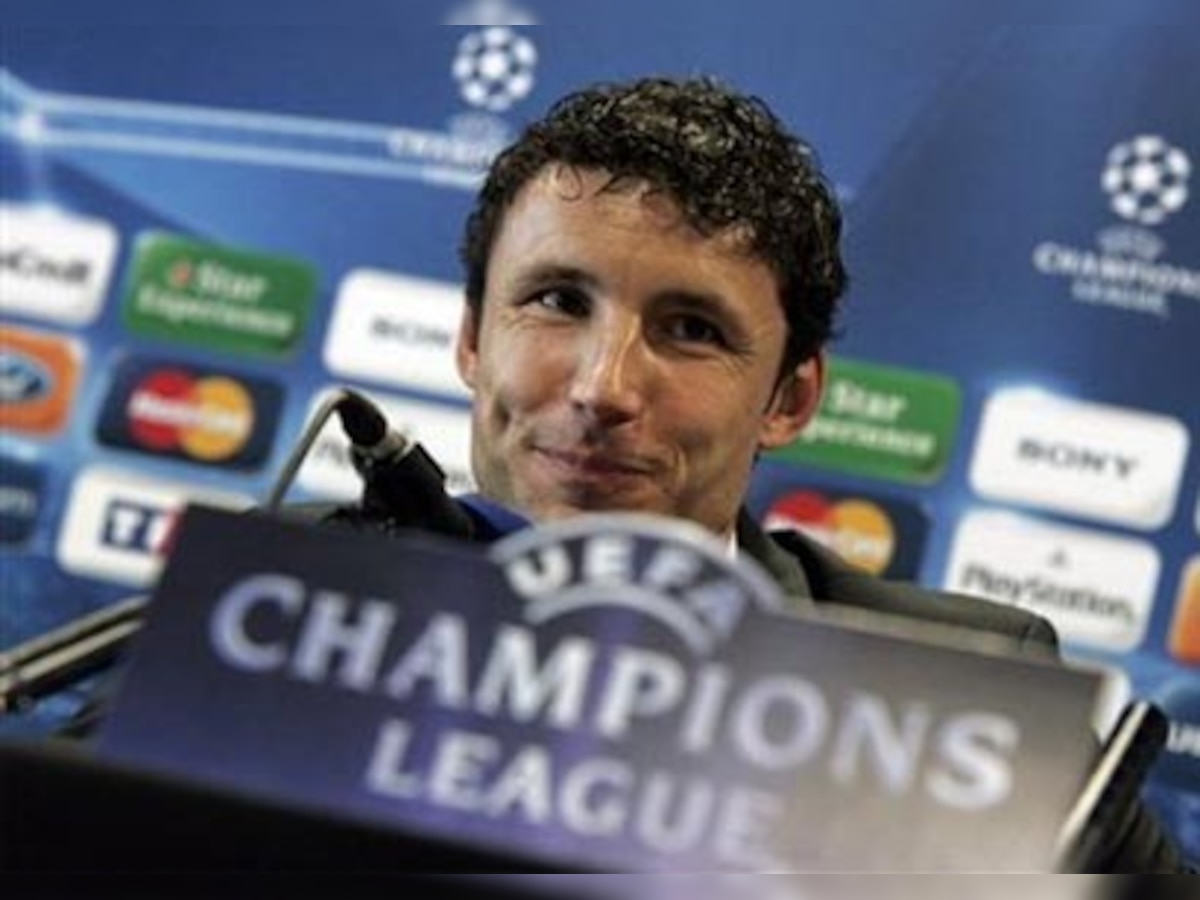 Bayern Munich expect Mark Van Bommel to stay until end of season