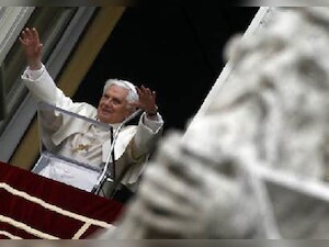 Pope breaks tradition with BBC broadcast