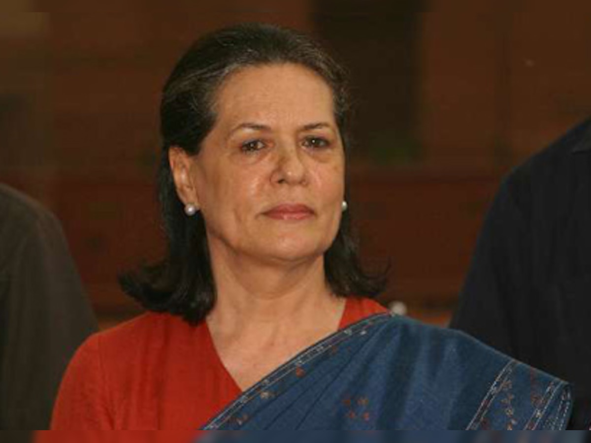 Cabinet reshuffle: Sonia Gandhi meets PM Manmohan Singh