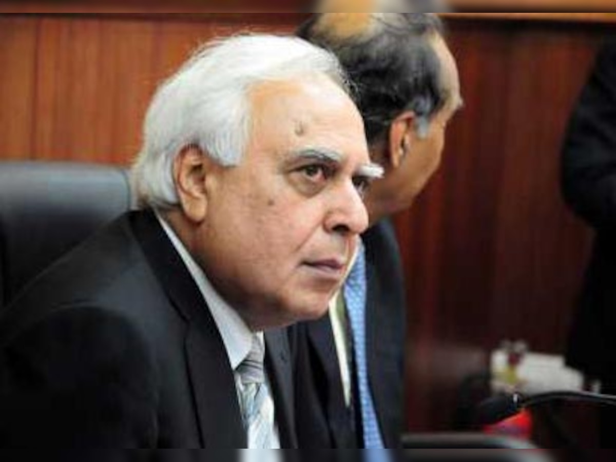 Supreme Court criticises Kapil Sibal for undermining CAG report on 2G scam