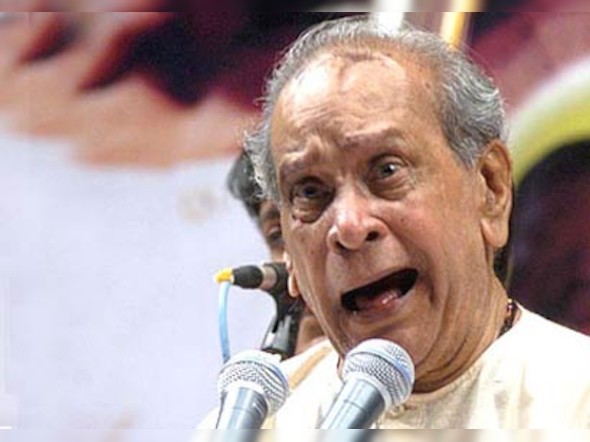 Bhimsen Joshi's abhangs ring through the air at funeral 