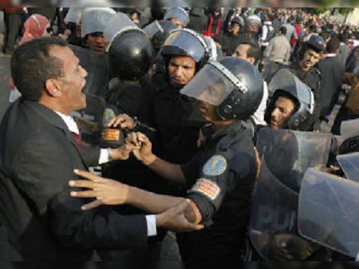 Egyptians defy ban on protests, demand President Hosni Mubarak ouster