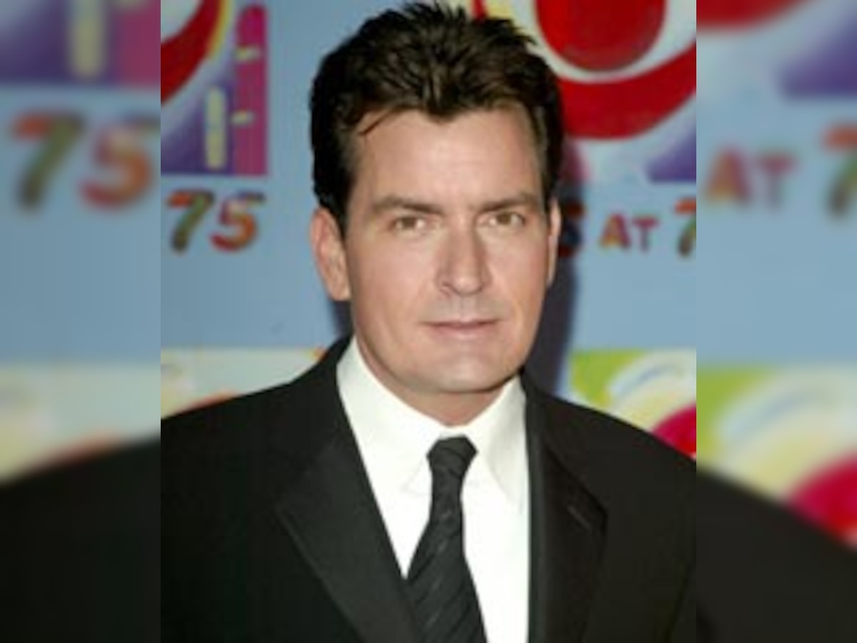 Charlie Sheen 'smoked cocaine, critiqued porn before landing in hospital'