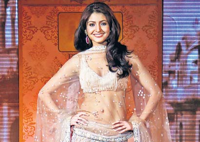 Being called a sex siren is not on my agenda, says Anushka Sharma pic