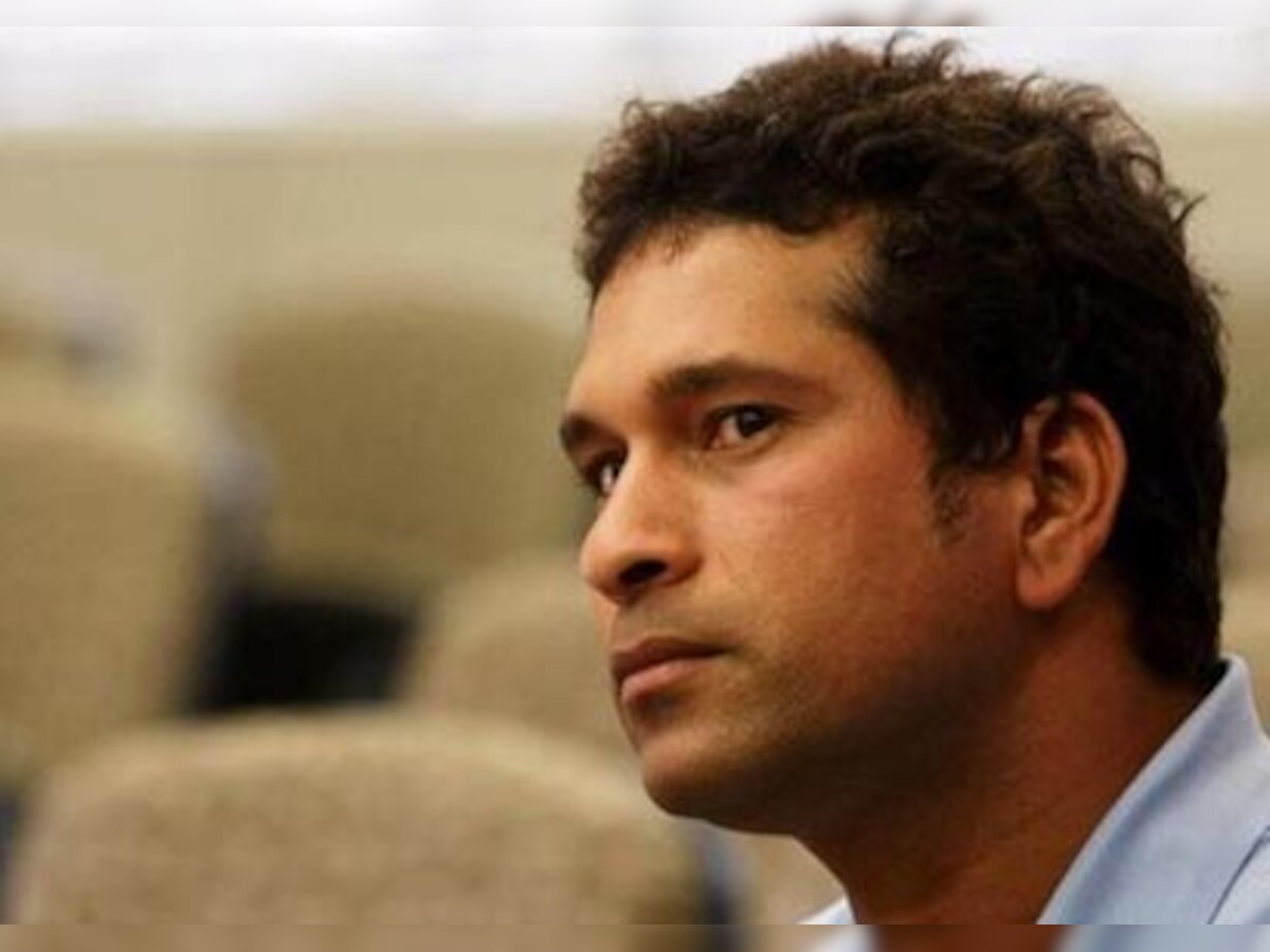 Sachin Tendulkar, MS Dhoni arrive in Bangalore for World Cup match against England