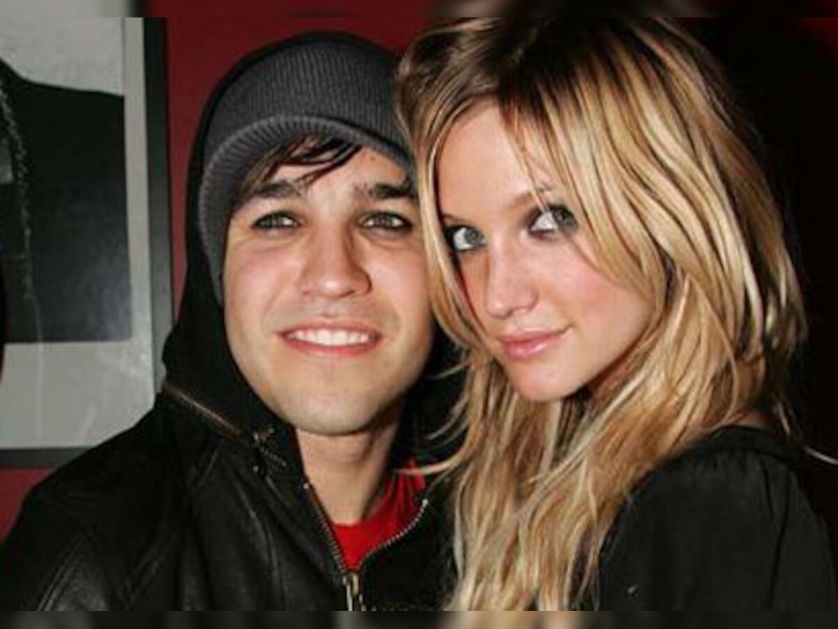 Ashlee Simpson, Pete Wentz spotted together having gala time
